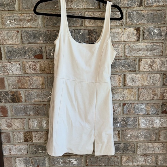 Lulus Dresses & Skirts - Lulus white dress, lined from Waist down